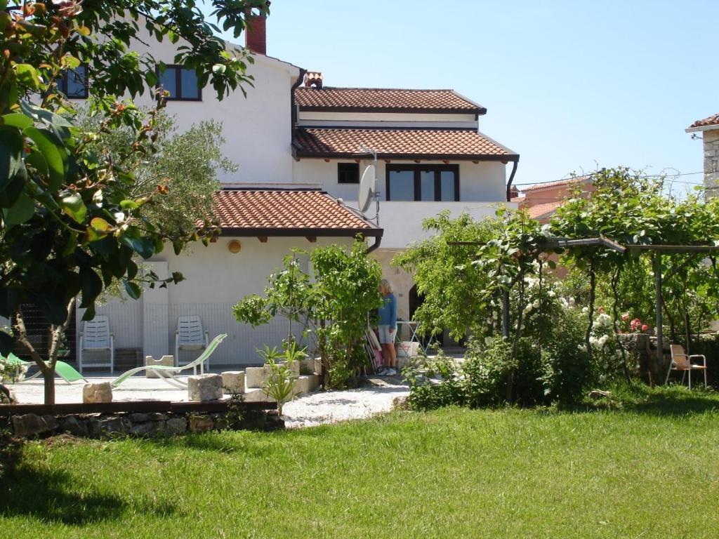 Holiday Apartment In Funtana With Balcony, Air Conditioning, Wifi, Washing Machine 4982-1 Exterior photo