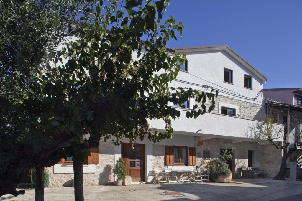 Holiday Apartment In Funtana With Balcony, Air Conditioning, Wifi, Washing Machine 4982-1 Exterior photo